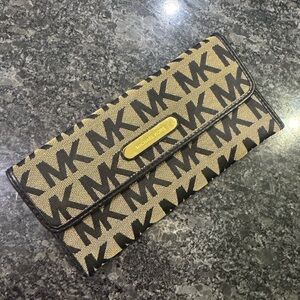 Michael Kors Black and Cream Logo Wallet